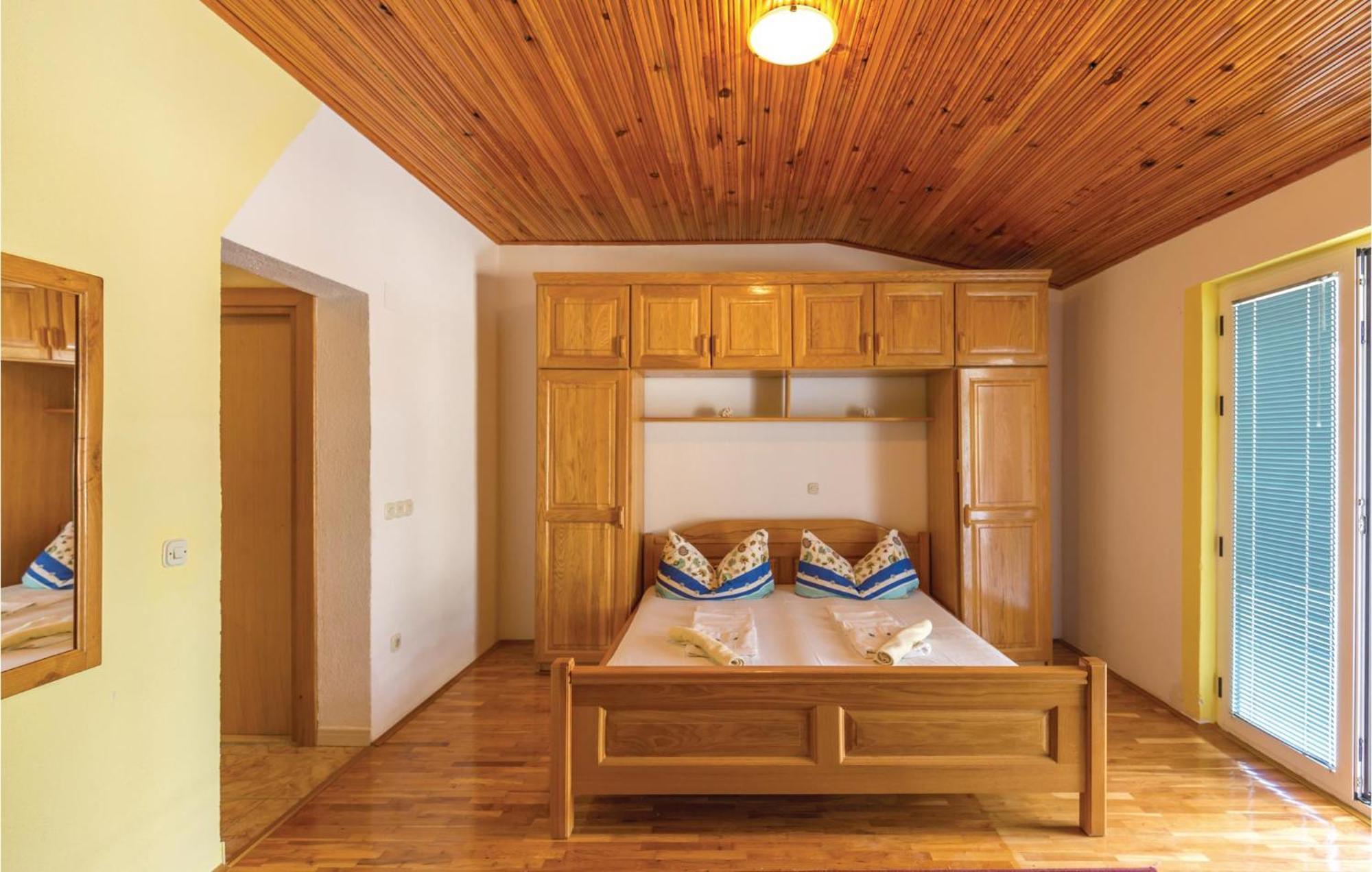 Nice Apartment In Makarska With House Sea View Kültér fotó